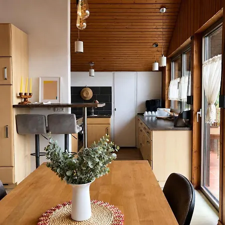 Apartment Grosszuegige In Mit Balkon Und Alpenblick *