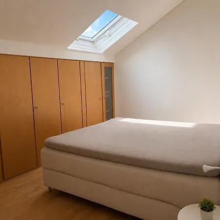 Grosszuegige In Mit Balkon Und Alpenblick * Vogt
