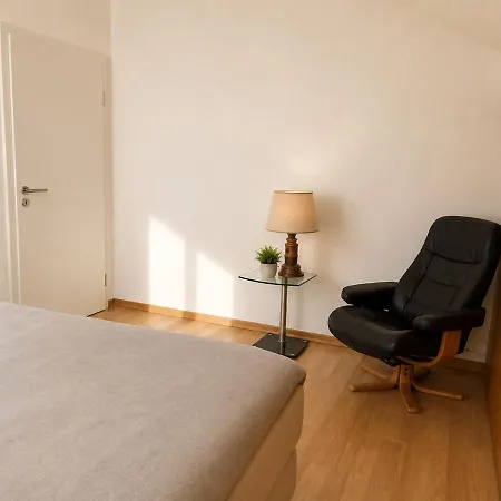 Grosszuegige In Mit Balkon Und Alpenblick